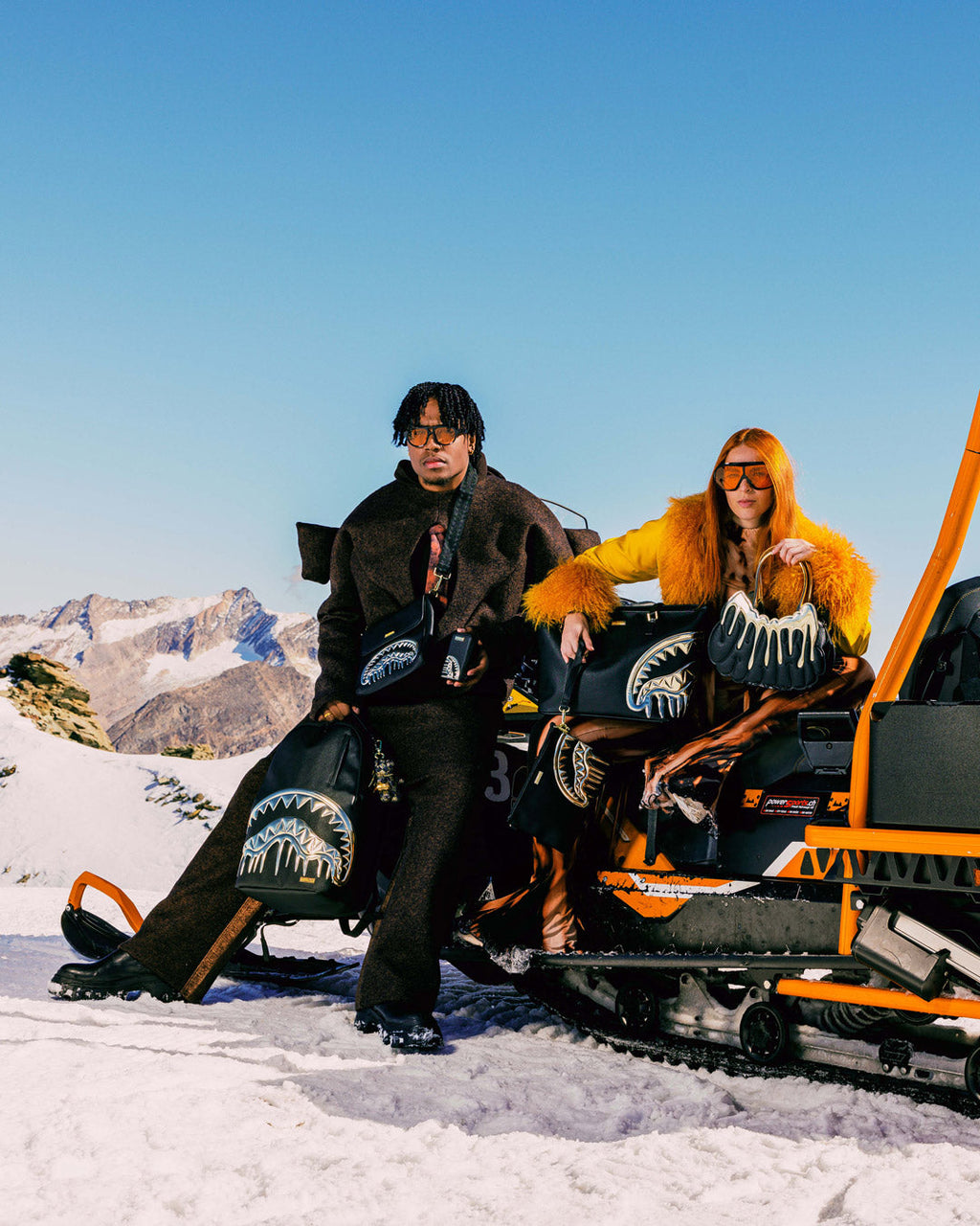 GOLDHEART SHARK DRIP CROSSOVER CLUTCH