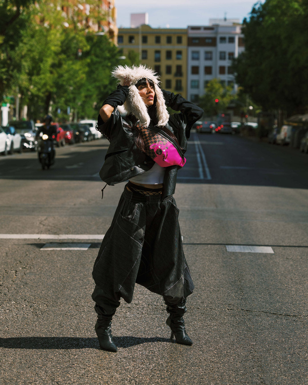 GUMDROP MONEY BEAR SHARK SAVVY CROSSBODY